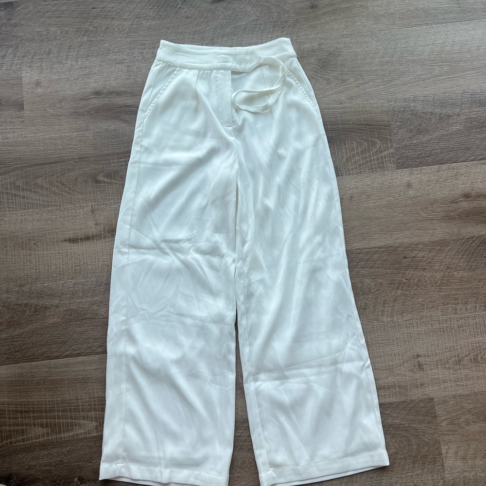 Lulu's White Wide Leg Trousers